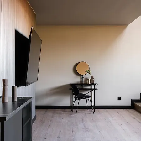 شقة Old House Casino Koszarowa 1 فروتسواف