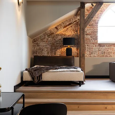 Old House Casino Koszarowa 1 فروتسواف