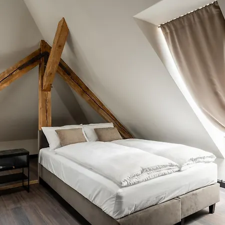 Old House Casino Koszarowa 1 شقة *