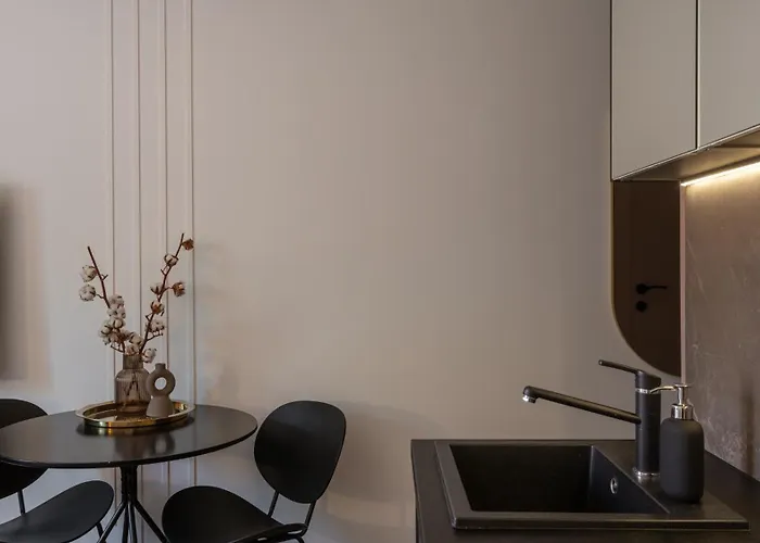 Old House Casino Koszarowa 1 شقة فروتسواف