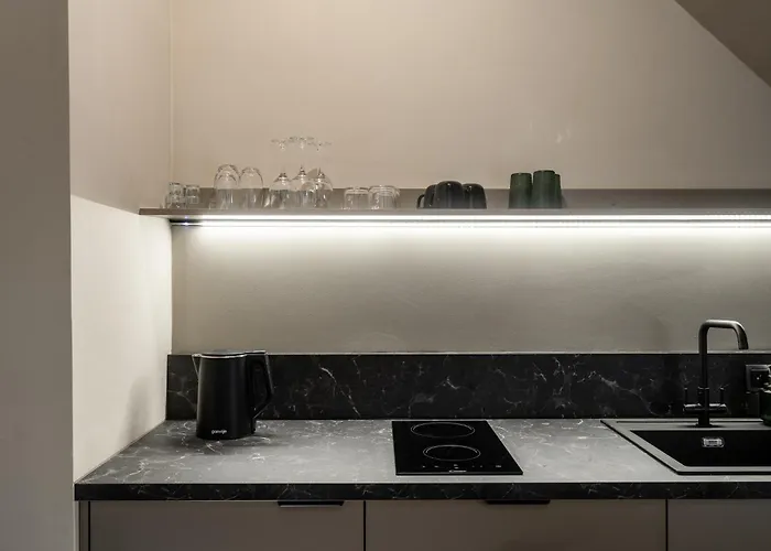 Old House Casino Koszarowa 1 شقة فروتسواف