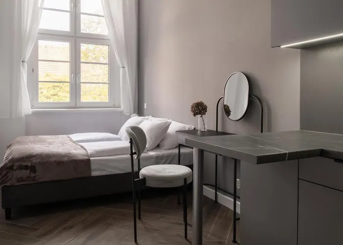 Old House Casino Koszarowa 1 Apartment Breslau