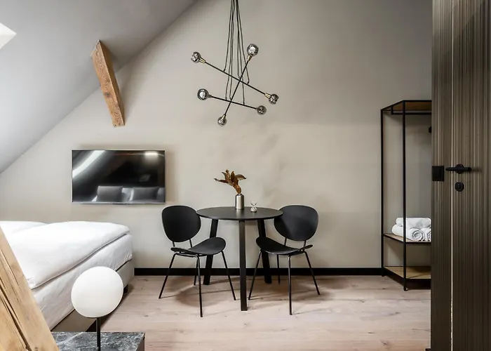 Old House Casino Koszarowa 1 * Breslau